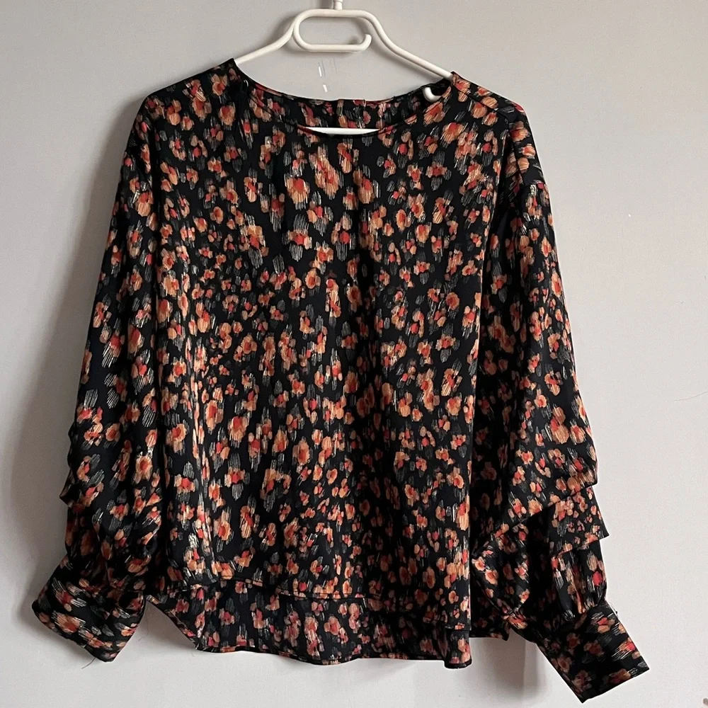 Zara Basics Top . Size XL . Fits L and XL . Fabric Doesn’t wrinkle. - Picture 1 of 6